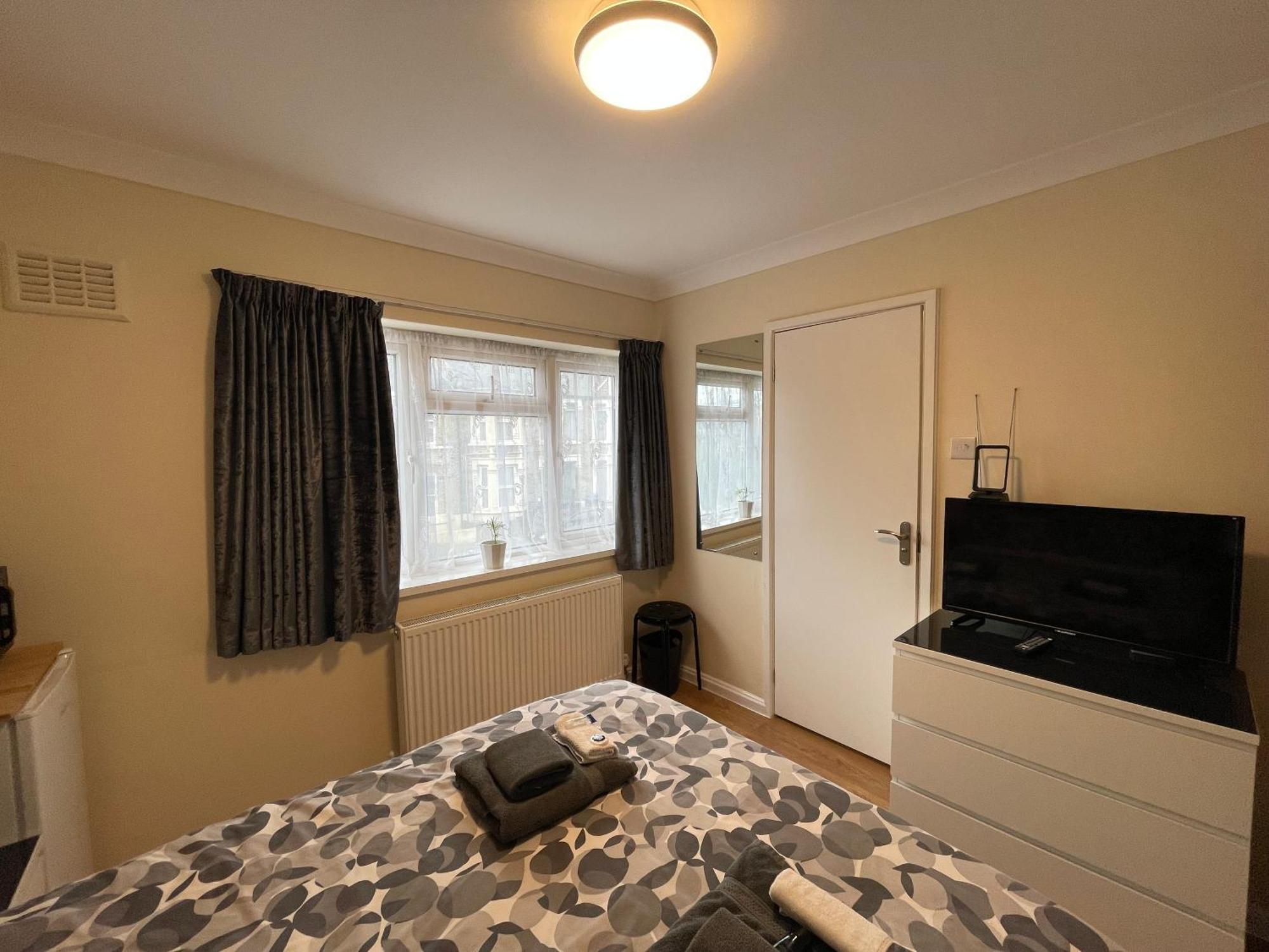 Kensal Lodge Guest House London Exterior photo